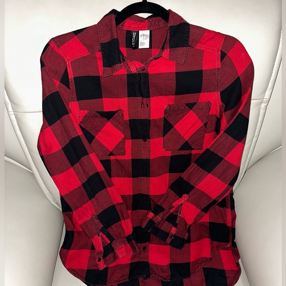 H&M Divided Long-sleeve Black & Red Flannel - Picture 2 of 4